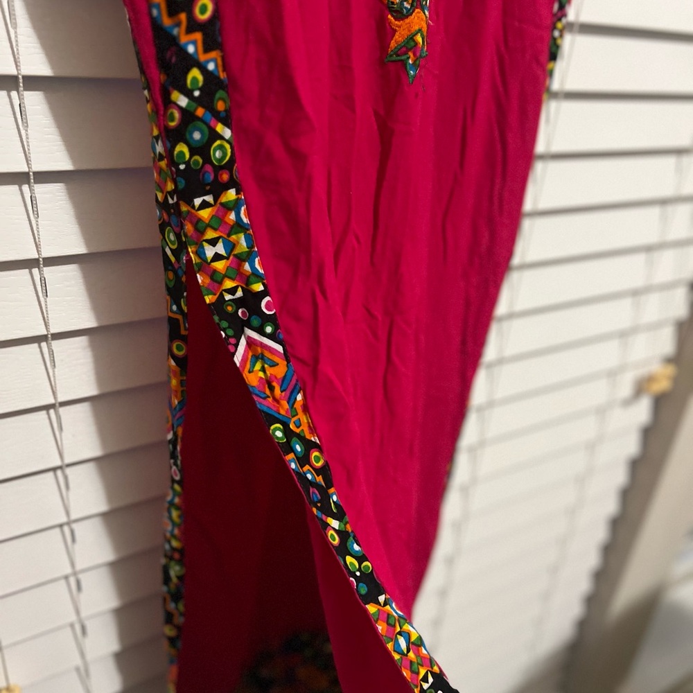 Red Embroidered Long Top Boho Western Vibrant Southwestern Santa Fe Slit Sides - Picture 4 of 10